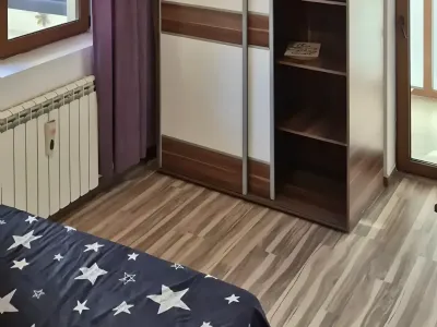 camera mobilata cu pat inchiriere apartament Sector 6 București